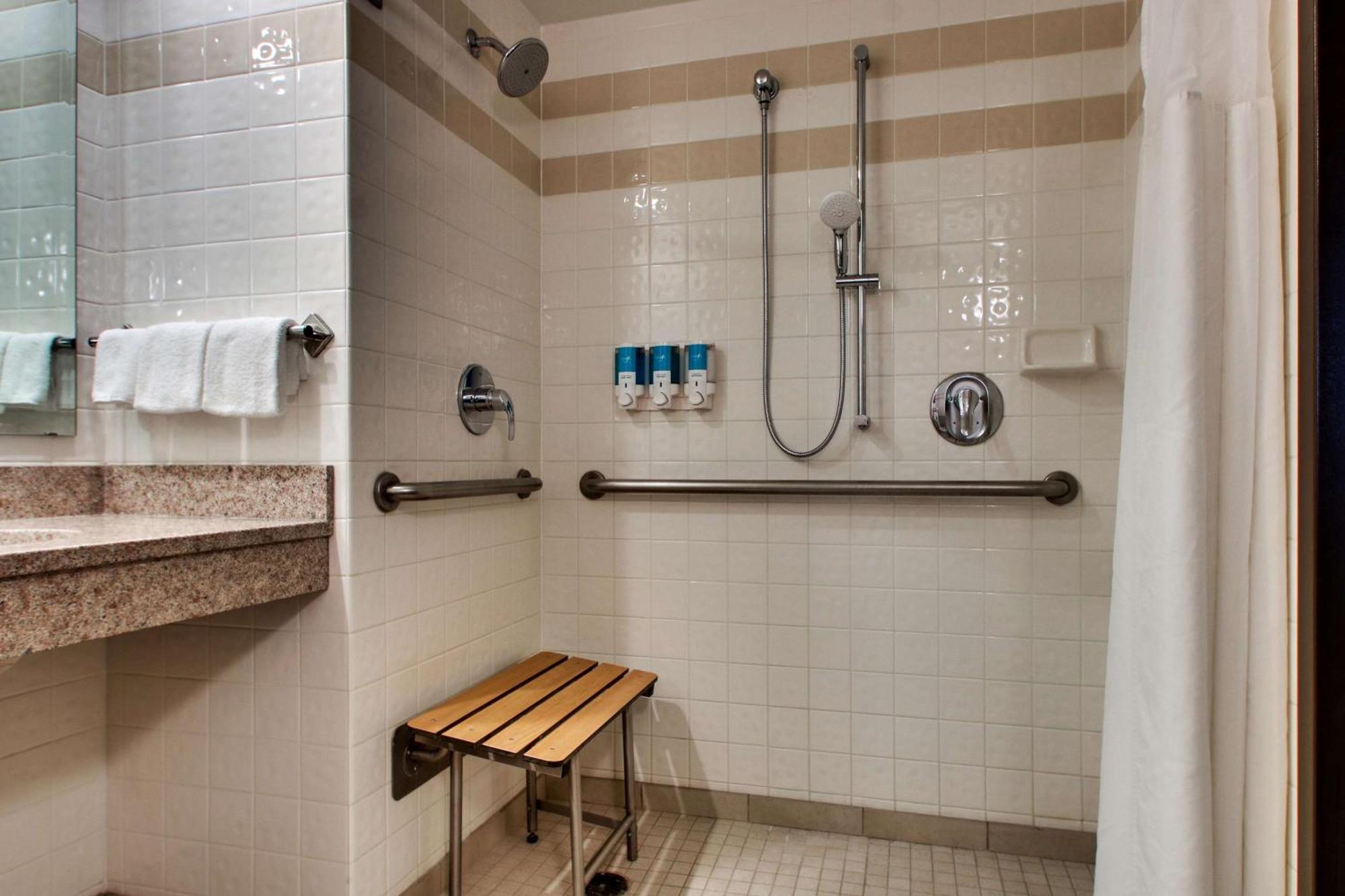 Drury Inn & Suites Боулинг Грин Экстерьер фото