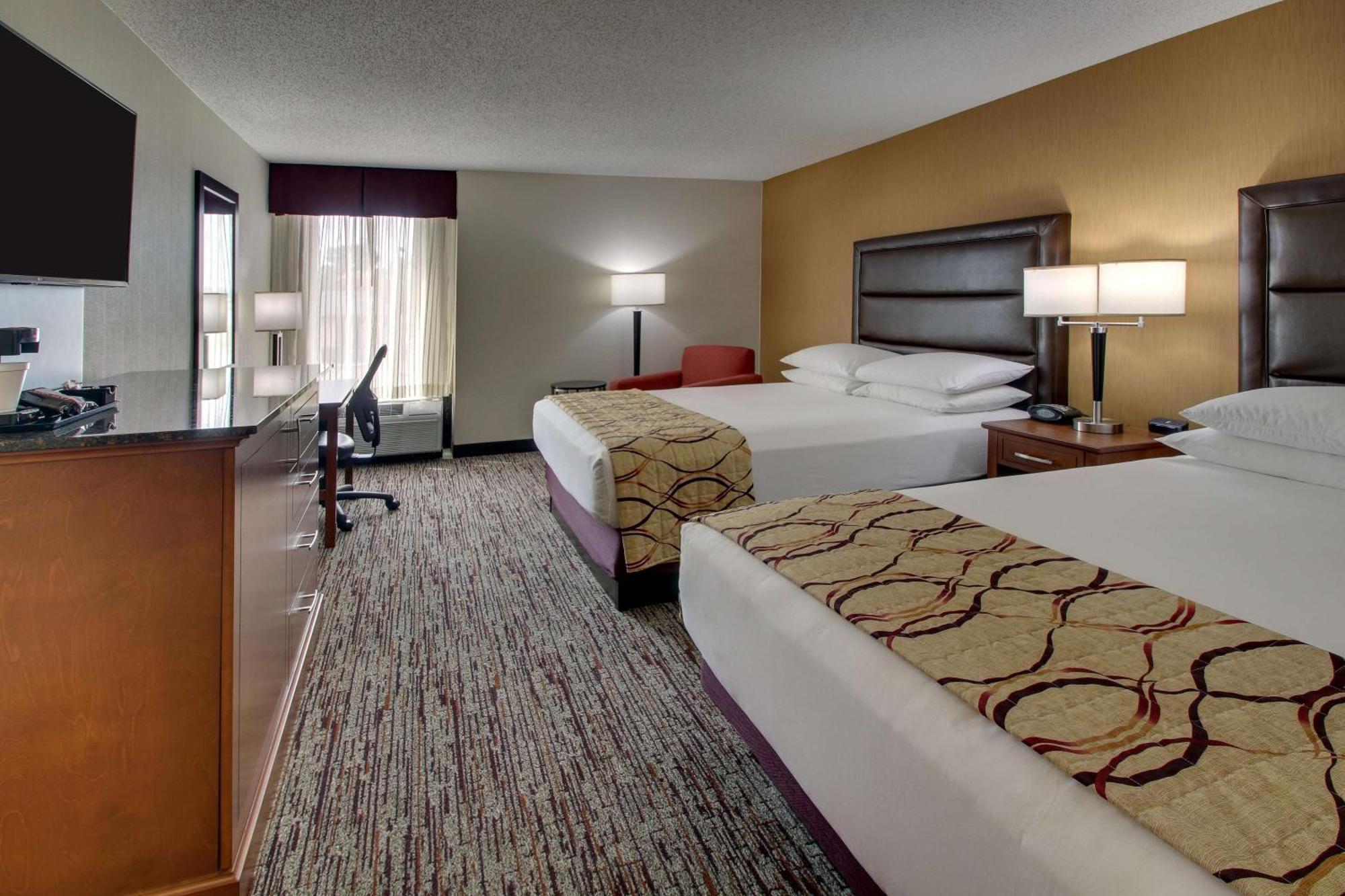 Drury Inn & Suites Боулинг Грин Экстерьер фото