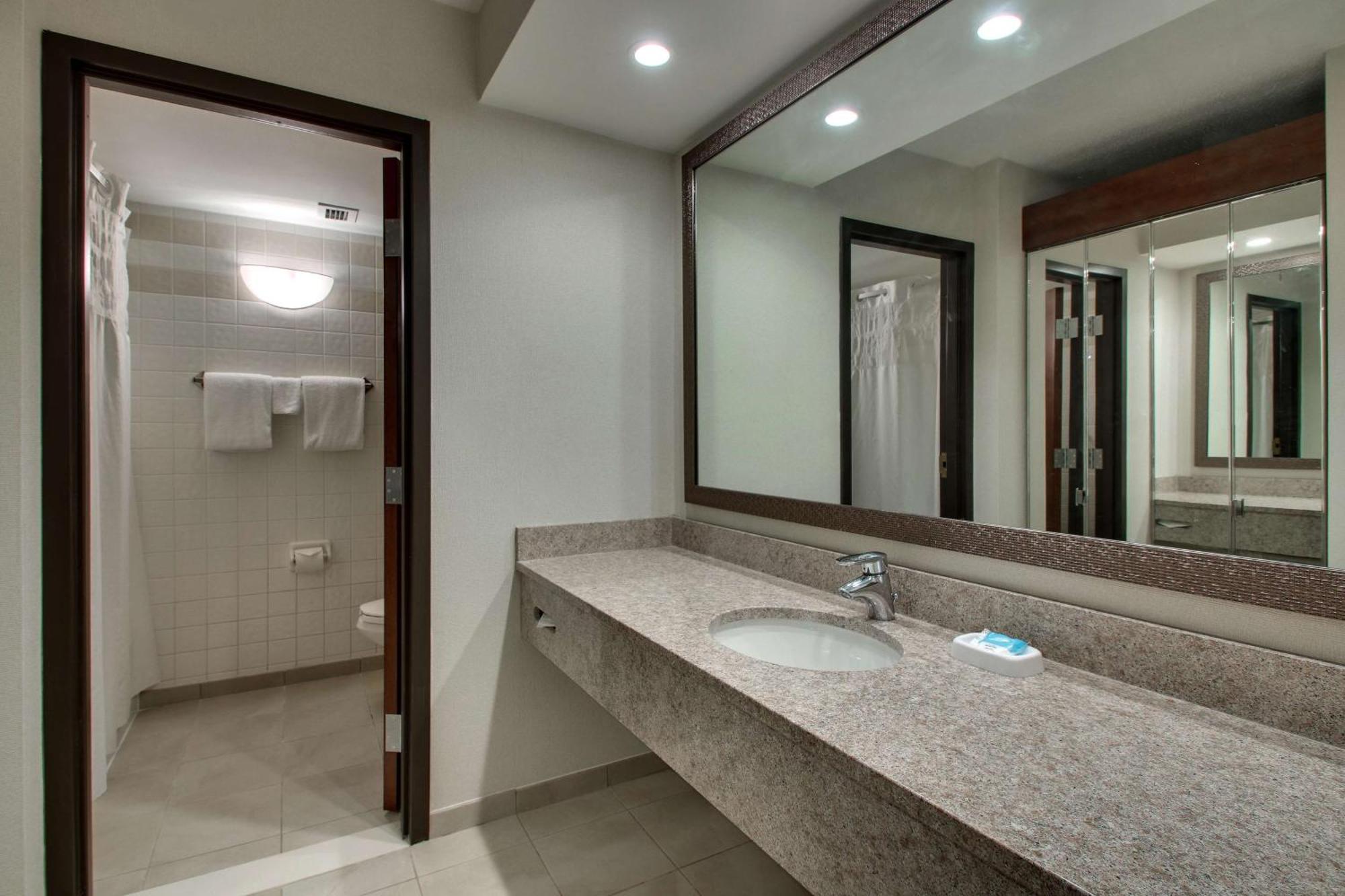 Drury Inn & Suites Боулинг Грин Экстерьер фото