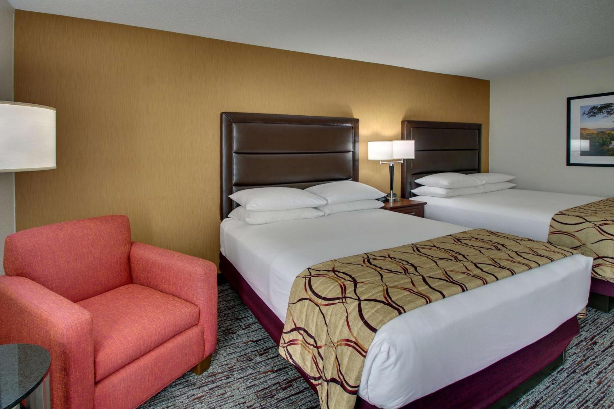 Drury Inn & Suites Боулинг Грин Экстерьер фото